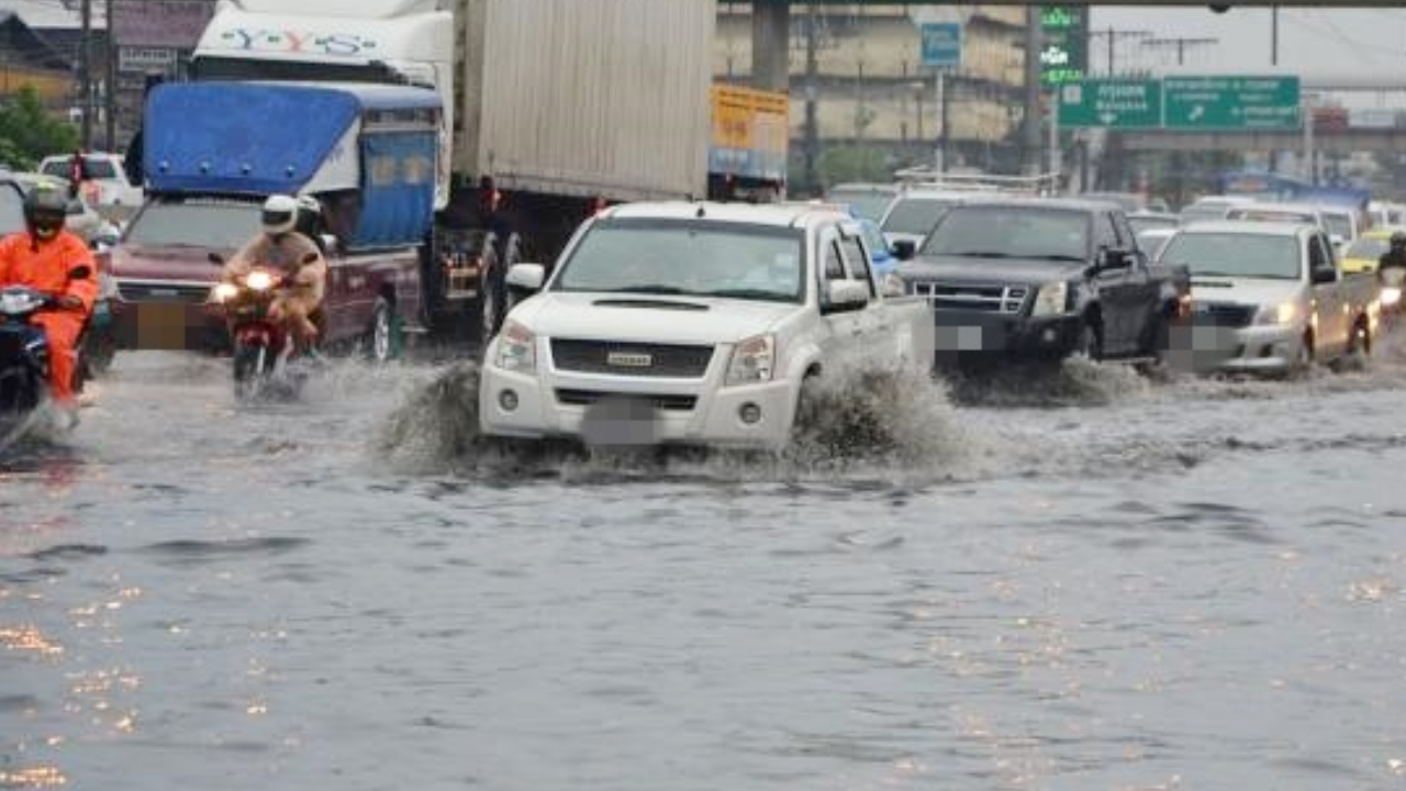 สภาพอากาศวันนี้ ฝนถล่มทุกภาค เตือน 71 จว.ระวังอันตราย เสี่ยงจมบาดาล