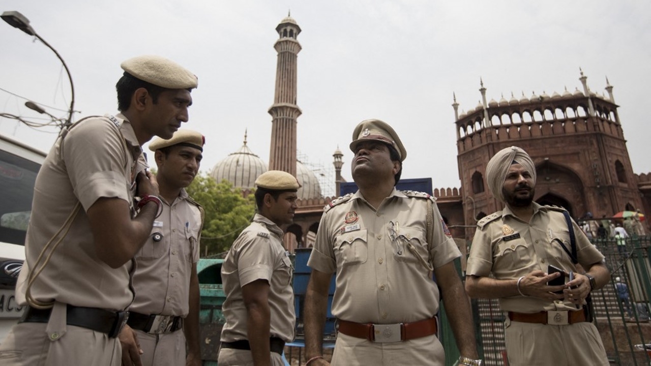 อินเดียจับหัวหน้าแก๊งโรบิน ฮู้ด ปล้นคนรวยแจกเงินคนจน ก่ออาชญากรรมอื้อ