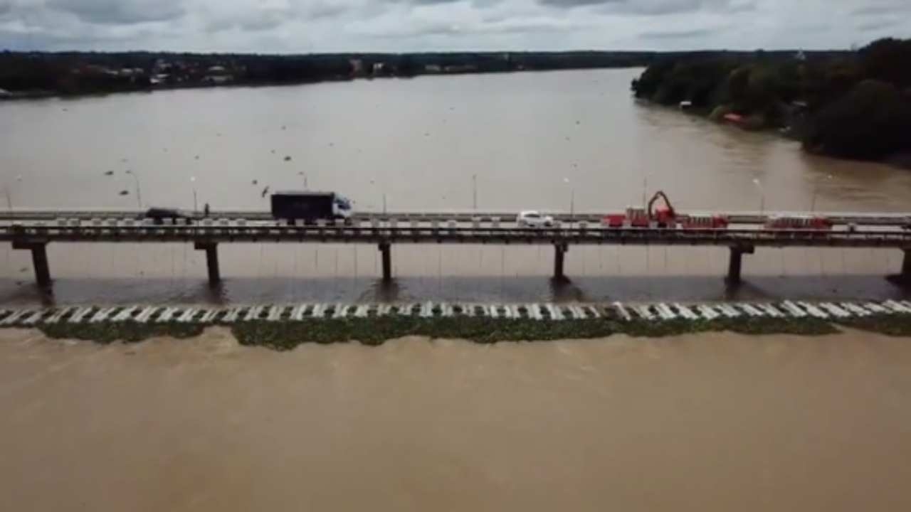 กรมชลฯ ตั้งเครื่องผลักดันน้ำที่แก่งสะพือ เพื่อเร่งระบายน้ำมูลลงน้ำโขง