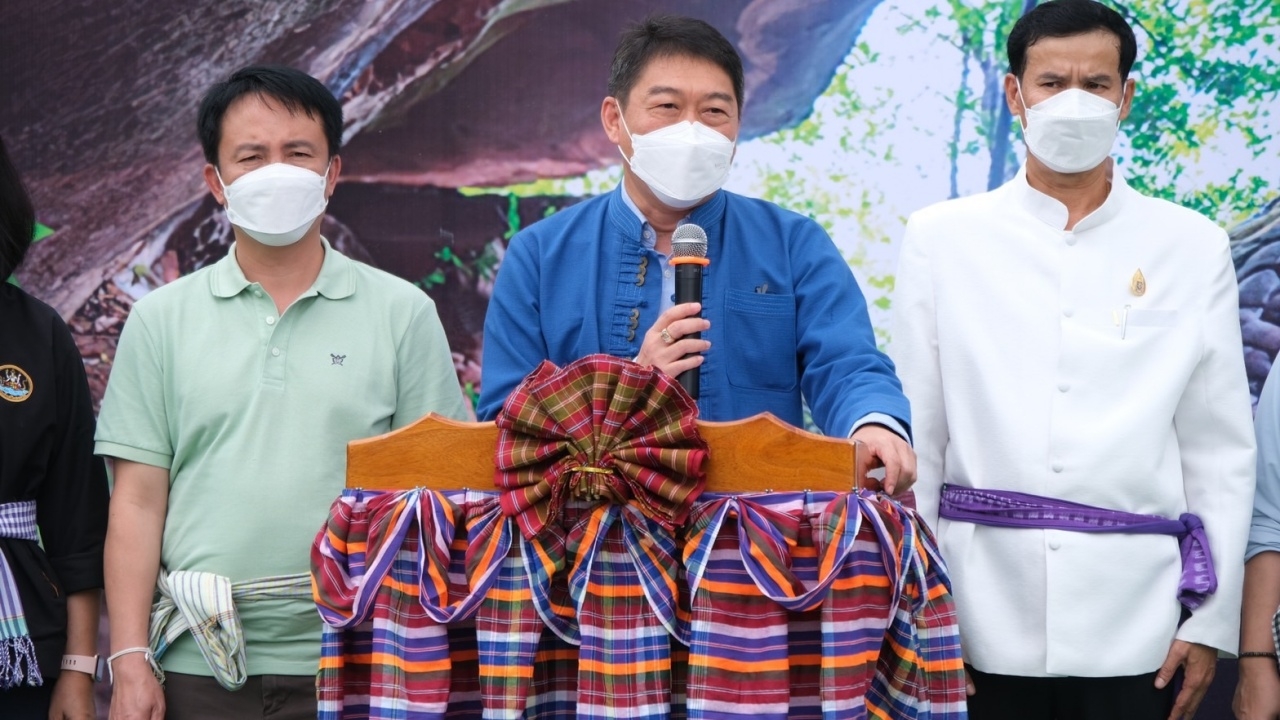 กรมส่งเสริมสหกรณ์ ชูสหกรณ์ฯ เซกา บึงกาฬ ต้นแบบแก้หนี้สินให้เกษตรกร