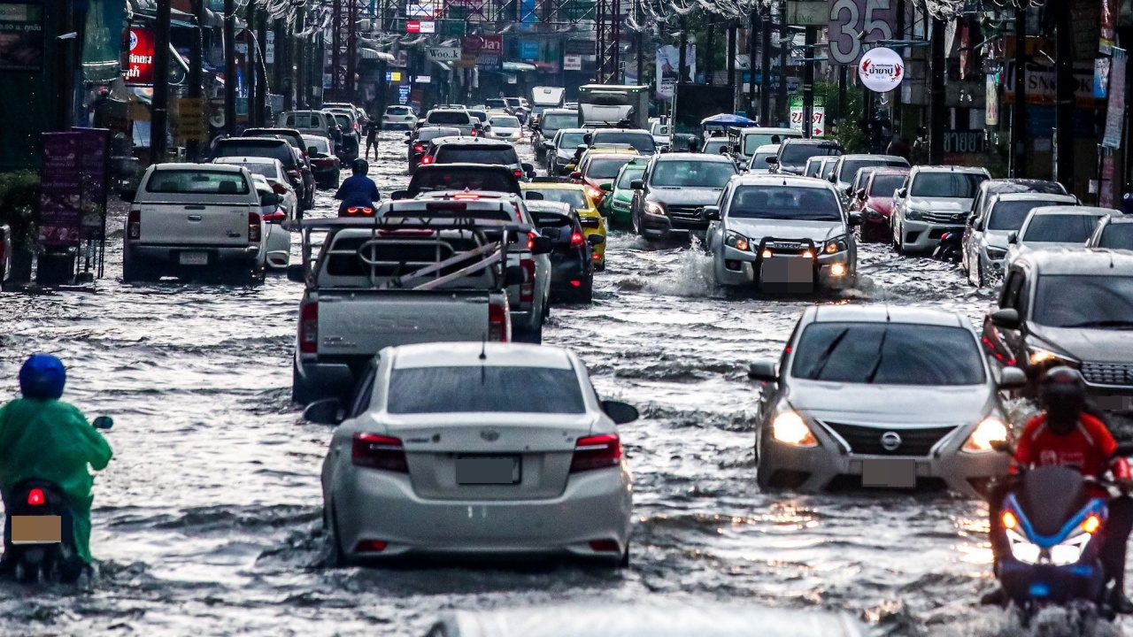 ไขข้อสงสัยน้ำเหนือยังไม่มา แต่ทำไมกรุงเทพฯ ท่วมหนัก ลุ้นต่อพายุมาเดือนหน้าเกิน 2 ลูก