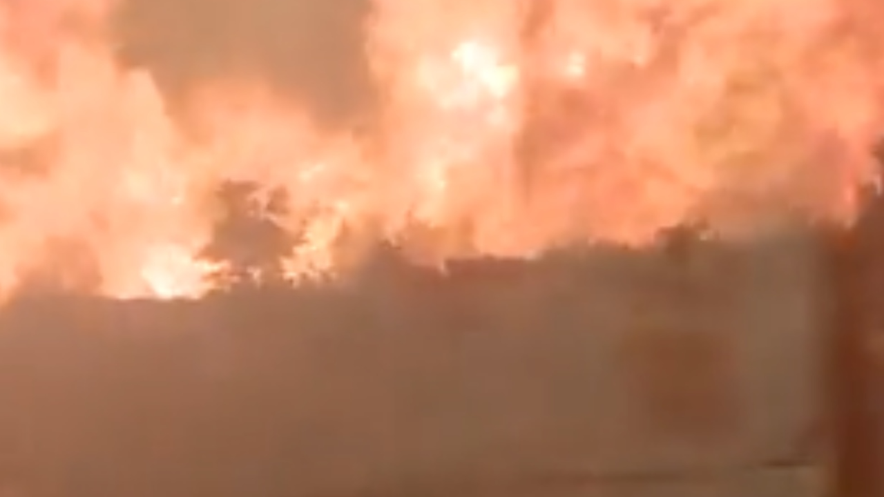 นาทีสุดสะพรึง ไฟป่าลามเร็ว  ผู้โดยสารรถไฟสเปน หนีตาย เจ็บนับ 10 (คลิป)