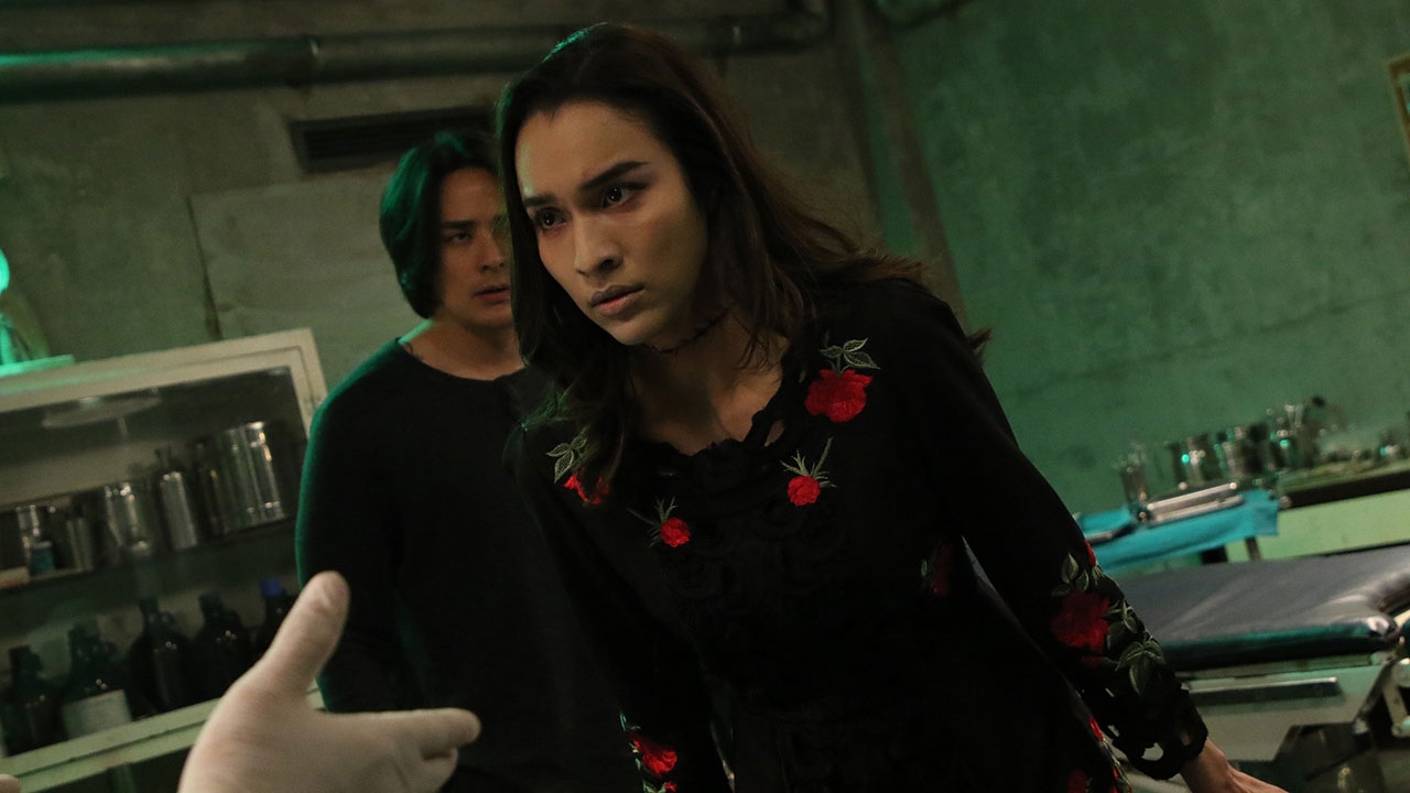 "ศีรษะมาร" สมจริงจนขนลุก ฉาก “หยาด” ฝึกเดินกับร่างใหม่หลังต่อหัว โกยคำชมจากแฟนๆ