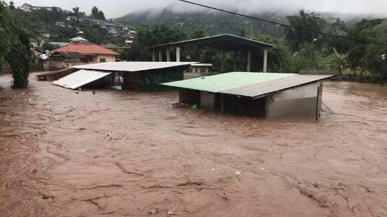 สภาพอากาศวันนี้ "ฝนฟ้าคะนอง" ทุกภาค เตือน 15 จว.ระวังตกหนัก-น้ำท่วม