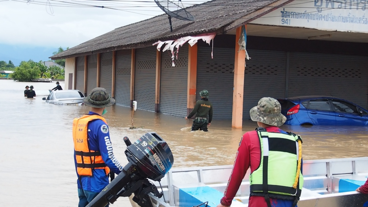 พิษมู่หลาน น้ำทะลักท่วมอ.ภูซาง พะเยา ชาวบ้านบ่นทำถนนสูงกว่าบ้าน 