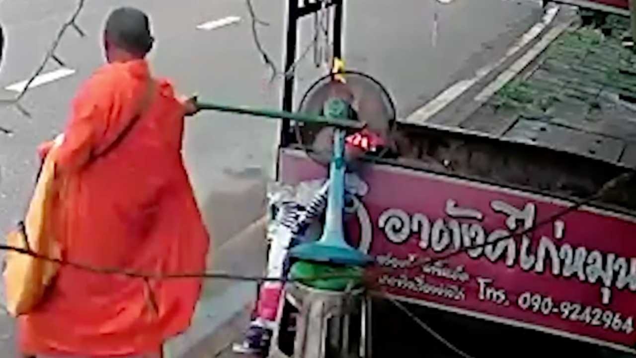 เปิดใจ คุณพระช่วย ดับไฟร้านไก่หมุน ก่อนจะกลายเป็นร้านไก่เผา (คลิป)