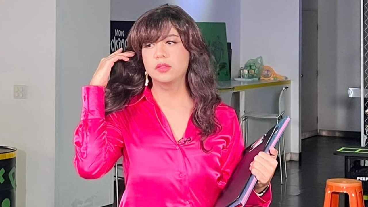 โซเชียลแทบแตก แพรรี่ หรือ ไพรวัลย์ รับบทเออีสาวใส่วิก จิกส้นเข็ม สวยจึ้งมาก