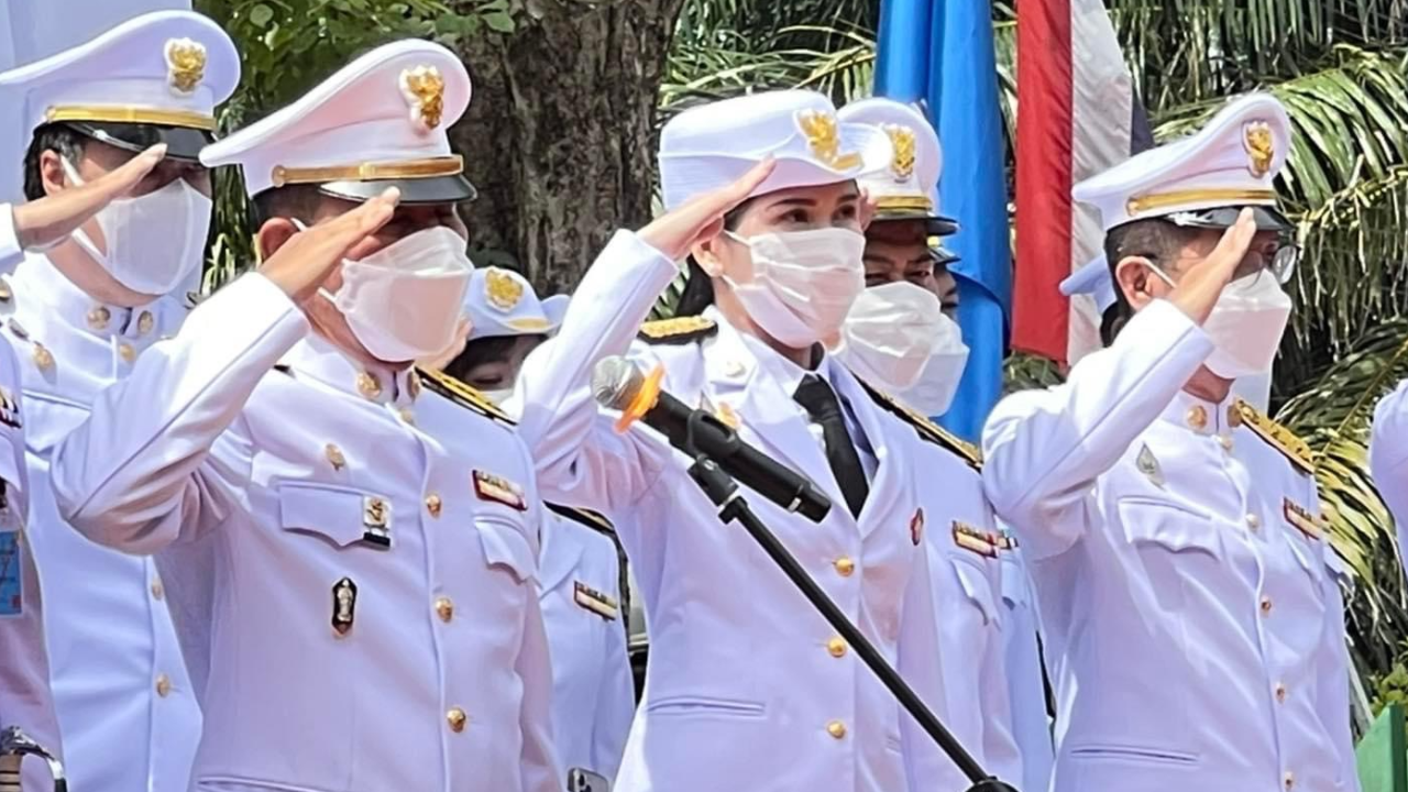 ส.ส.-ส.ก.เพื่อไทย ร่วมกิจกรรม "วันแม่" เฉลิมพระเกียรติ "พระพันปีหลวง"