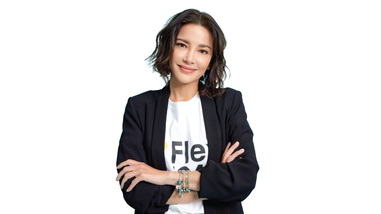 ฟาดมากแม่ Flex104.5 เนรมิตเวทีคอนเสิร์ตเหนือสวนสนุกกลางพัทยา