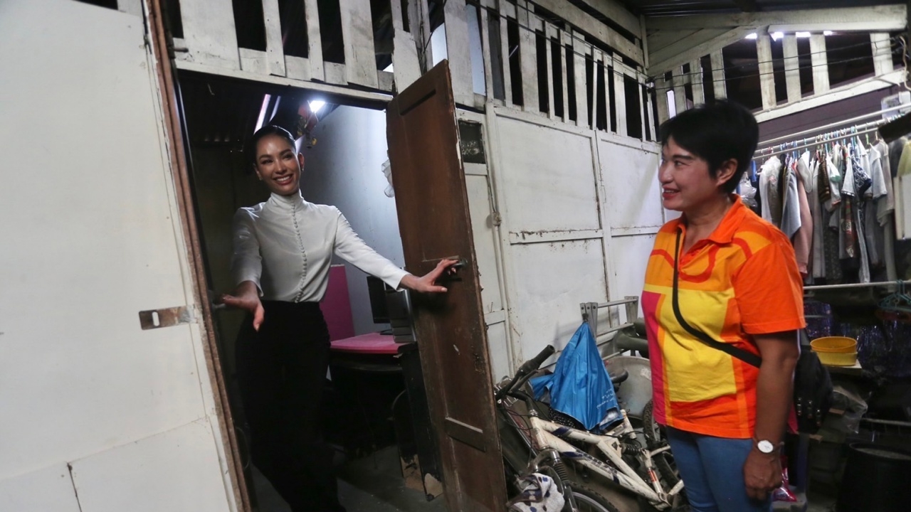 แอนนา เสืองามเอี่ยม เปิดกุฏิแม่ชีข้างโบสถ์ในวัดที่เคยอาศัยอยู่ 