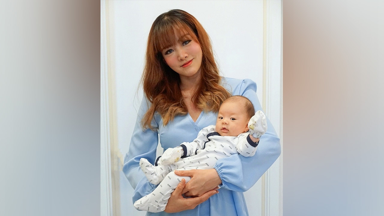 คุณแม่ป้ายแดง “แนนนี่ เกิร์ลลี่เบอร์รี่” อบอุ่นหัวใจ “น้องเอเรน”เข้ามาเปลี่ยนแปลงชีวิต