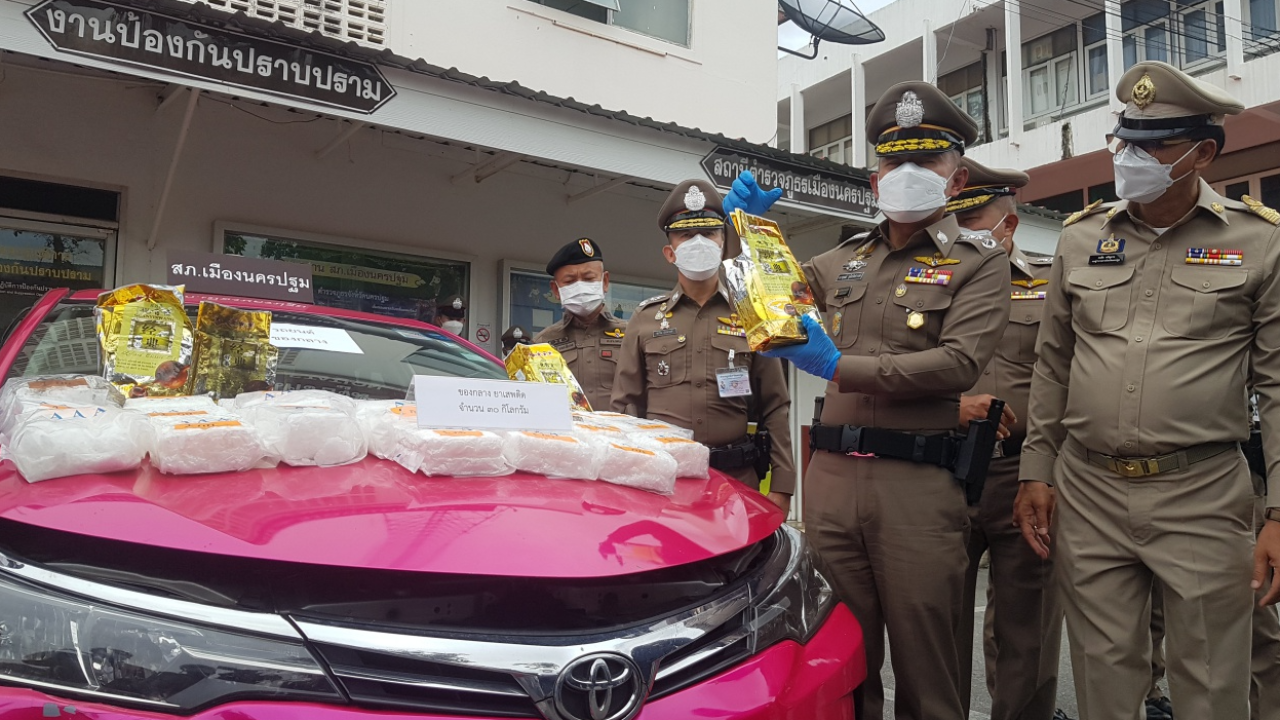 โดนจับครั้งที่ 5 สาวนักค้าขนไอซ์ 30 กก.โบกแท็กซี่ส่งนวนคร 