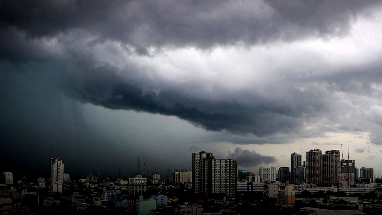 สภาพอากาศวันนี้ "อย่าลืมพกร่ม" 46 จว.ยังมีฝนฟ้าคะนอง กทม.ตกบ่าย-ค่ำ