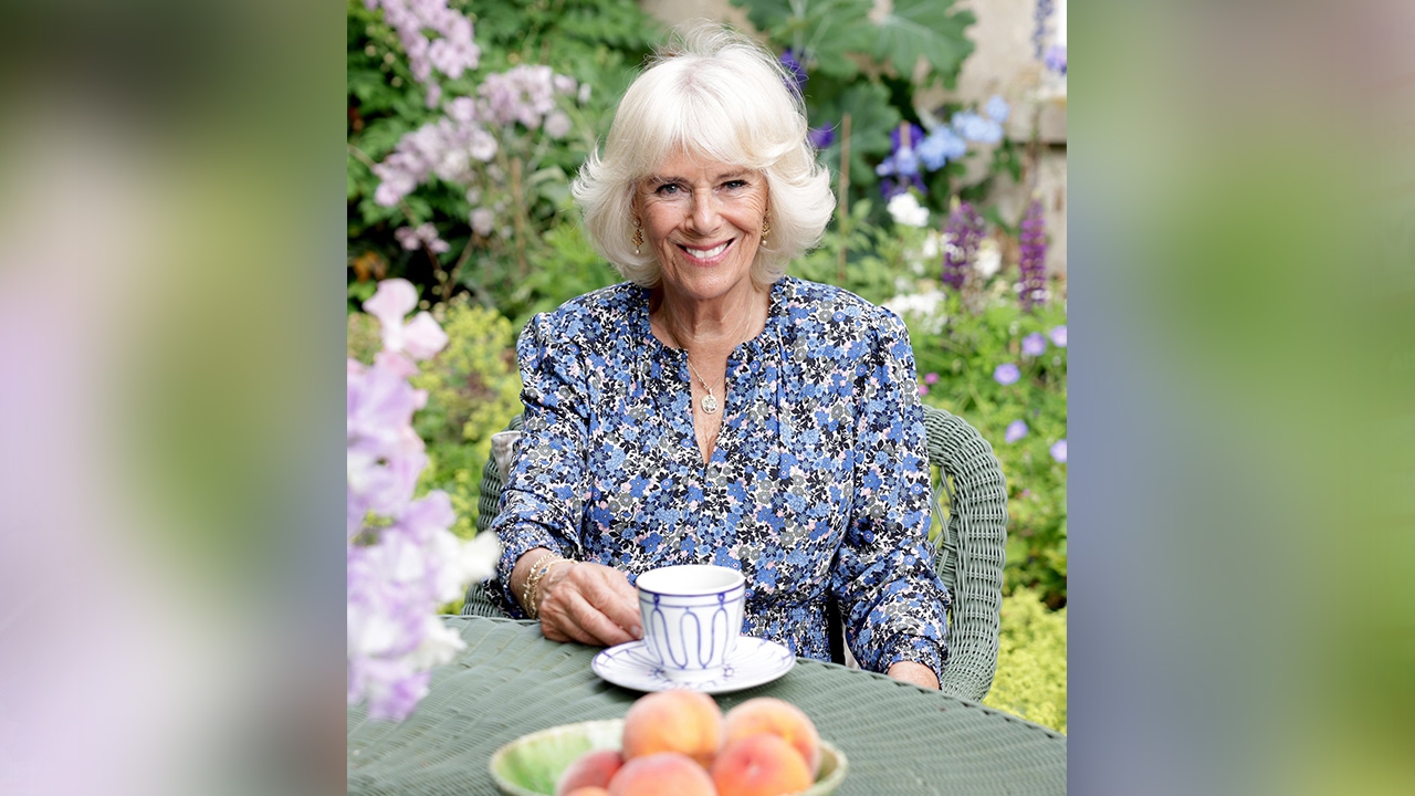 เผยพระรูปคามิลลา ดัชเชสแห่งคอร์นวอลล์ สดใสฉลองวันเกิด 75 ชันษา