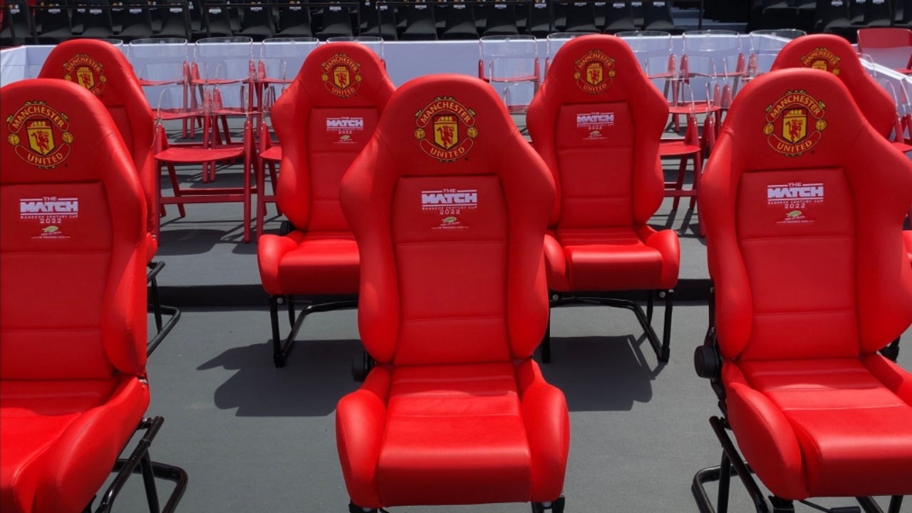 จับแล้วโจรขโมยเก้าอี้แดงเดือด ยกจากราชมังฯ ขึ้นรถไป 4 ตัว 