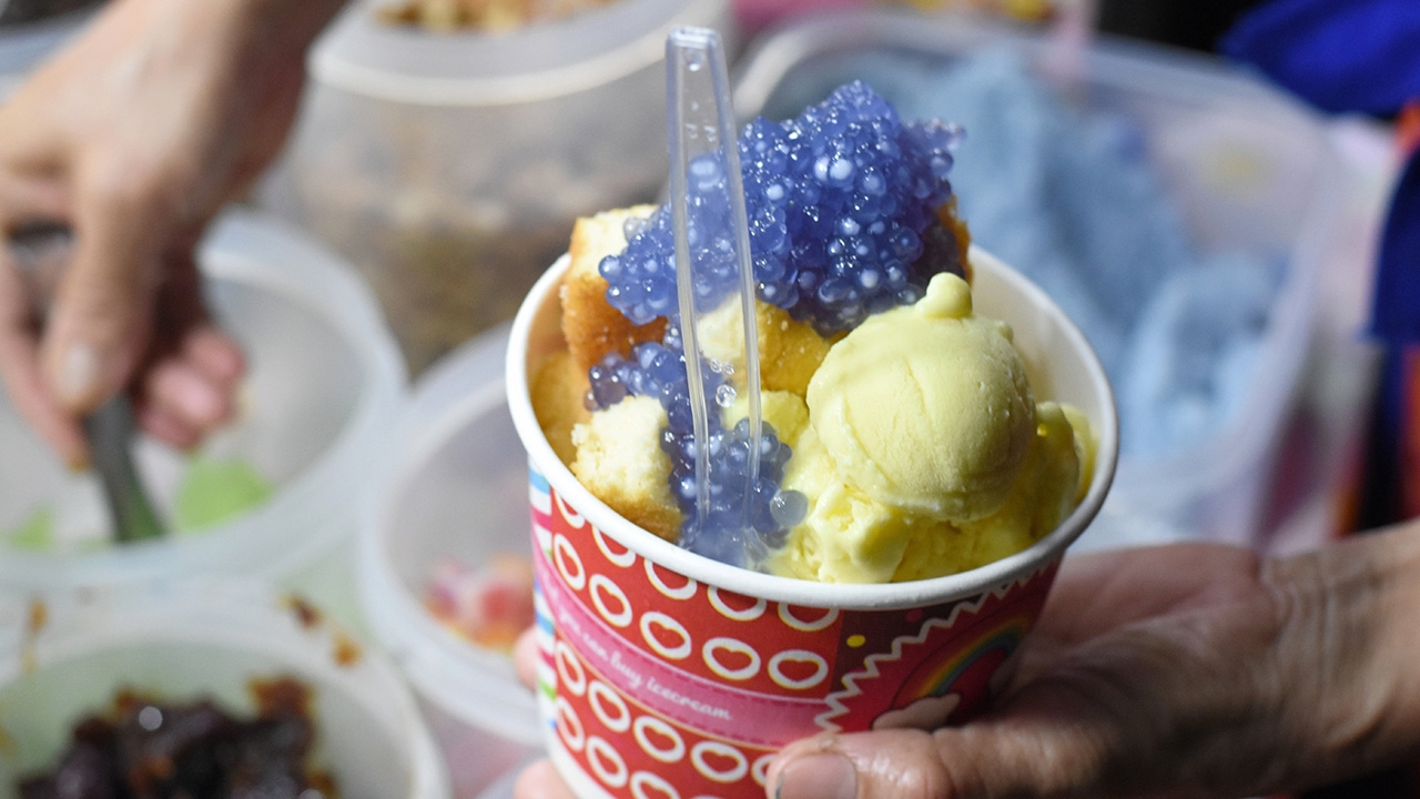 “ราชาไอศกรีมศรีราชา” อร่อยเกินราคา... เครื่องคับถ้วย