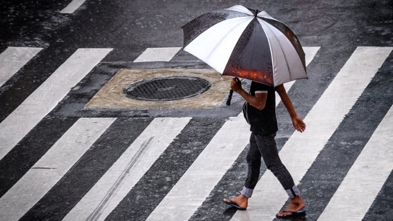 สภาพอากาศวันนี้ ไทยยังมีฝนฟ้าคะนอง ตกหนักเกือบทุกภาค ระวังน้ำท่วมฉับพลัน