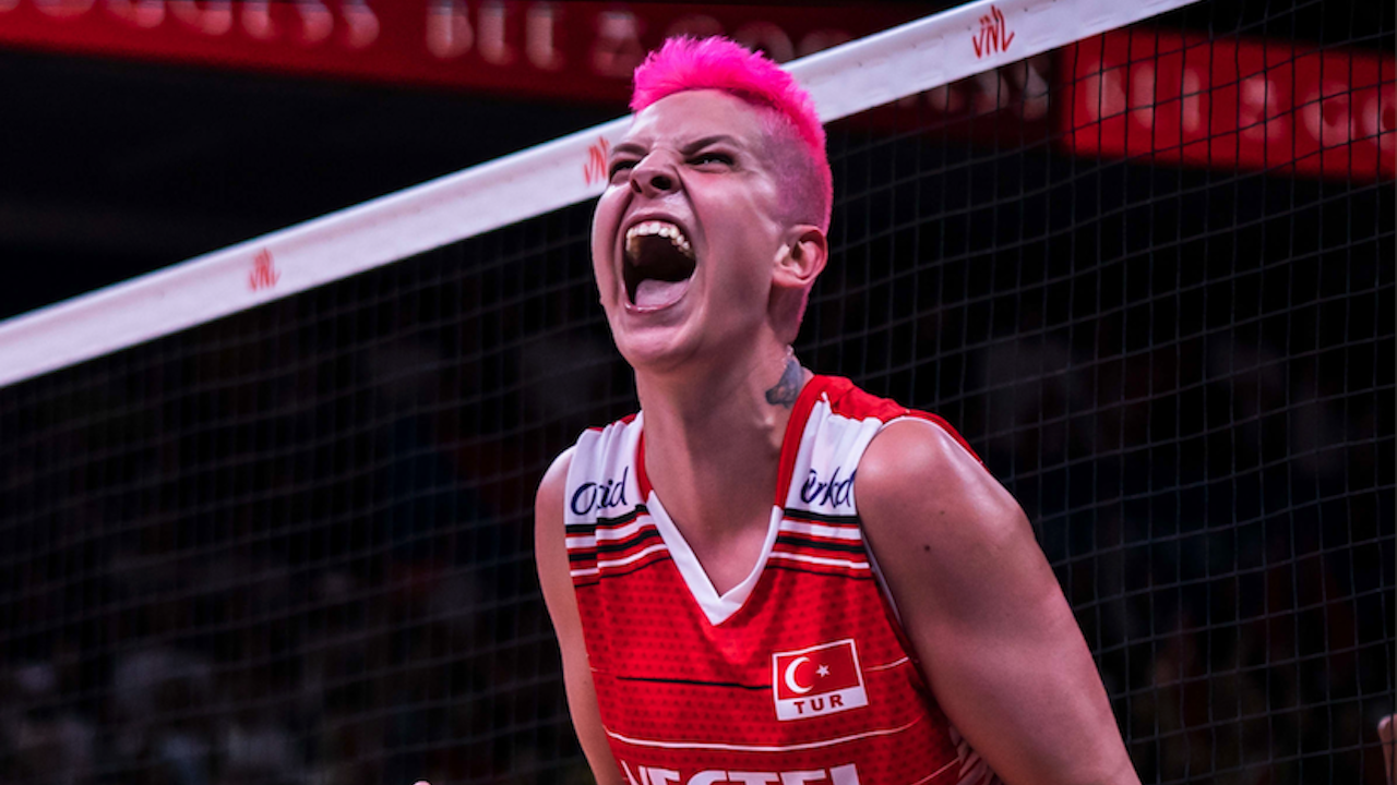 อยู่เฉยไม่ไหว "นักตบสาวตุรเคีย" โพสต์ทันควัน หลังโดนทัวร์ลง กรณีว้ากใส่สาวไทย