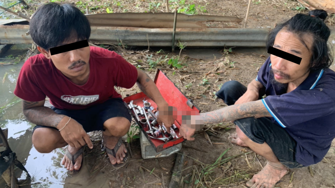 สองโจรออกขโมยรถไถชาวนา พลาด เพราะไปลักรถพ่อตาตำรวจ