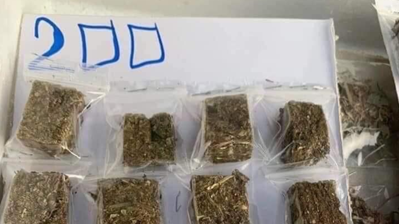 ชมรมแพทย์ชนบท เผยภาพกัญชาอัดแท่ง แขวนขายไม่ต่างจากขนมถุง