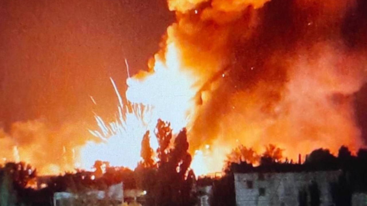 เดือด ยูเครนยิงจรวดถล่มเป็นชุด โวเด็ดชีพนายพลรัสเซียอีกรายในเคอร์ซอน (คลิป)