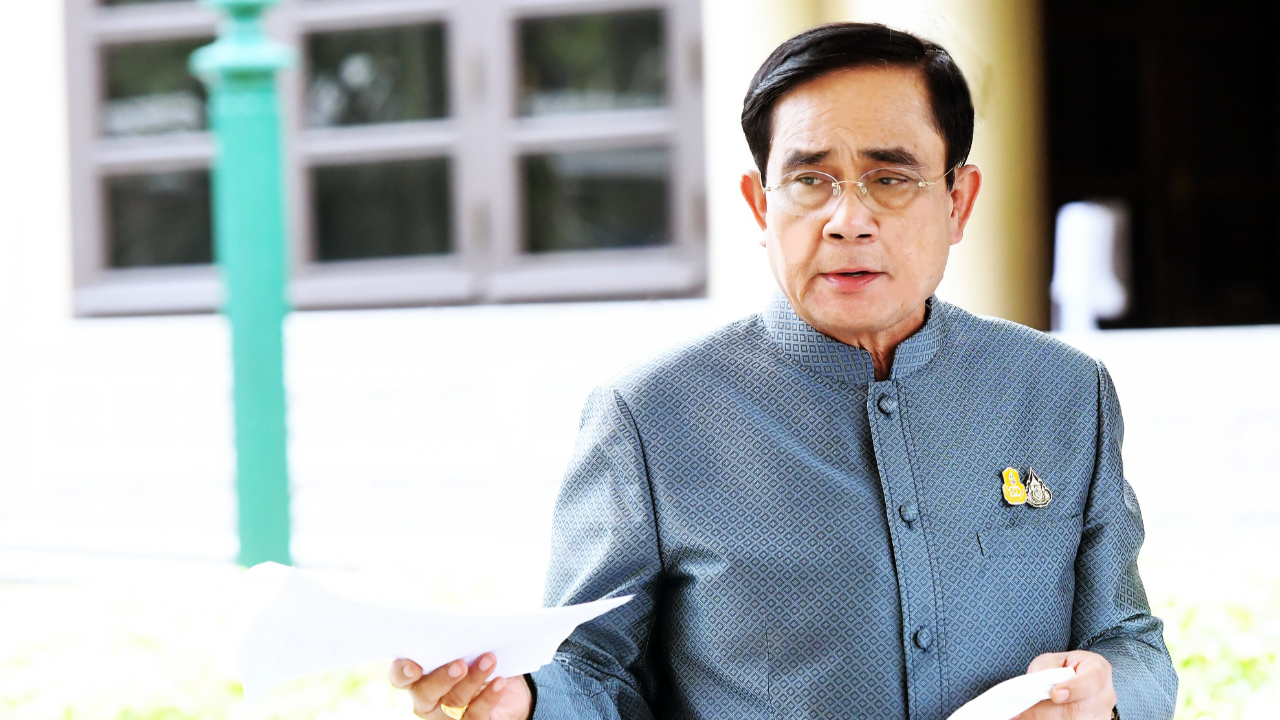 "บิ๊กตู่" โบกมือไม่ตอบ สูตร หาร 500 คำสั่งนายกฯ ย้ำ กลยุทธ์ 3 แกนหลัก 