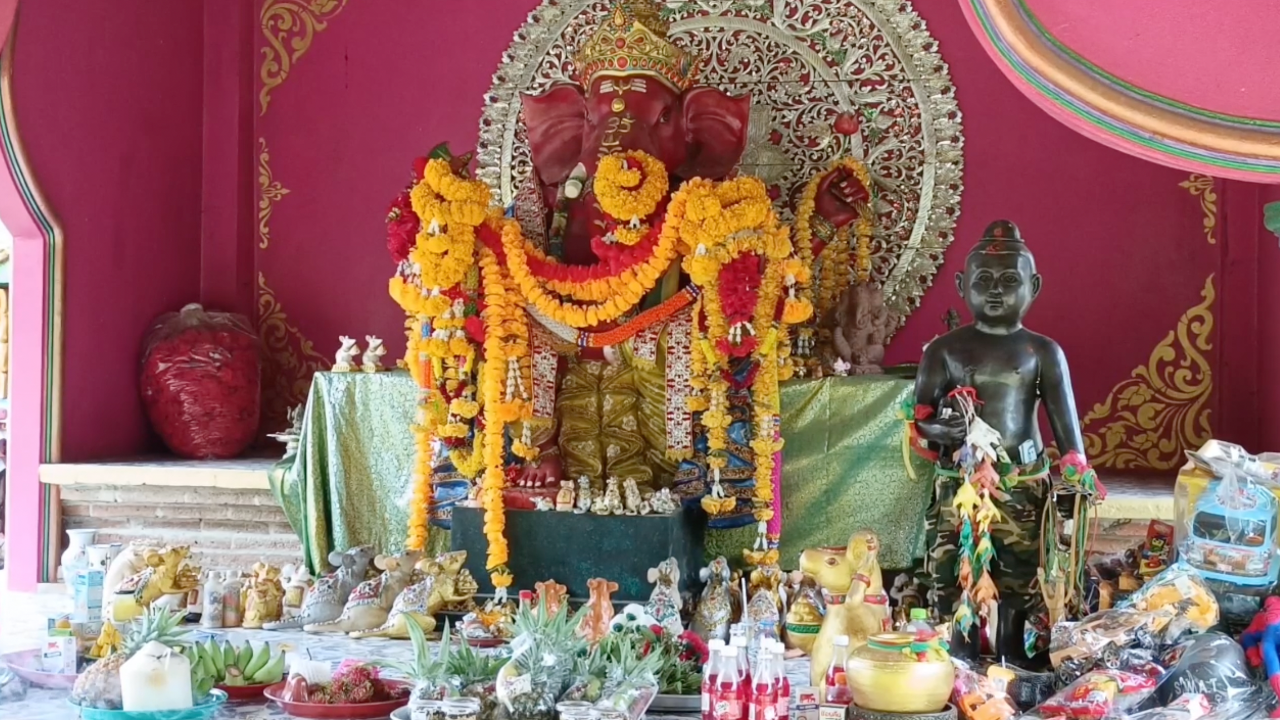 คอหวยล้วงไหมงคล ลุ้น "เลขเด็ด" พระพิฆเนศองค์ใหญ่ หวังลุ้นโชคงวดนี้