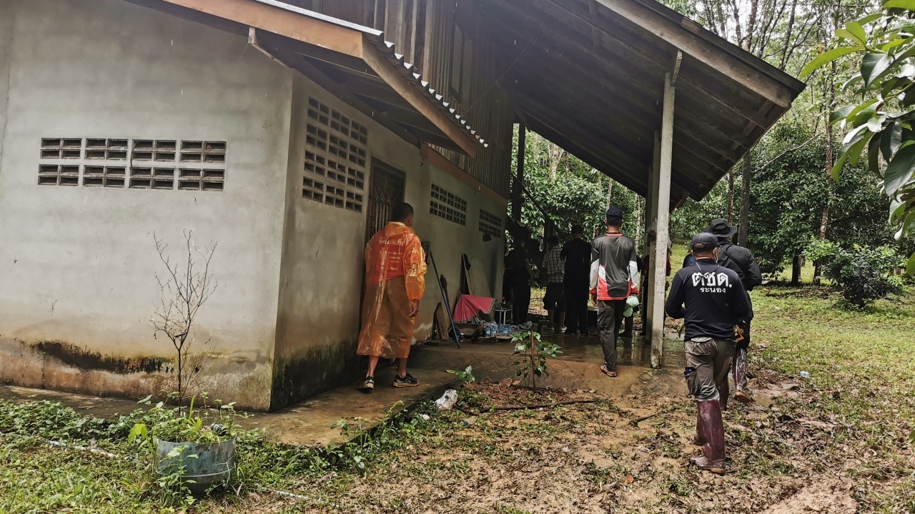 จับ "พ่อ" ผู้ช่วย ส.ส.ระนอง เรียกค่าไถ่ ก่อนฆ่าหมกศพ บ่อน้ำในสวนยาง