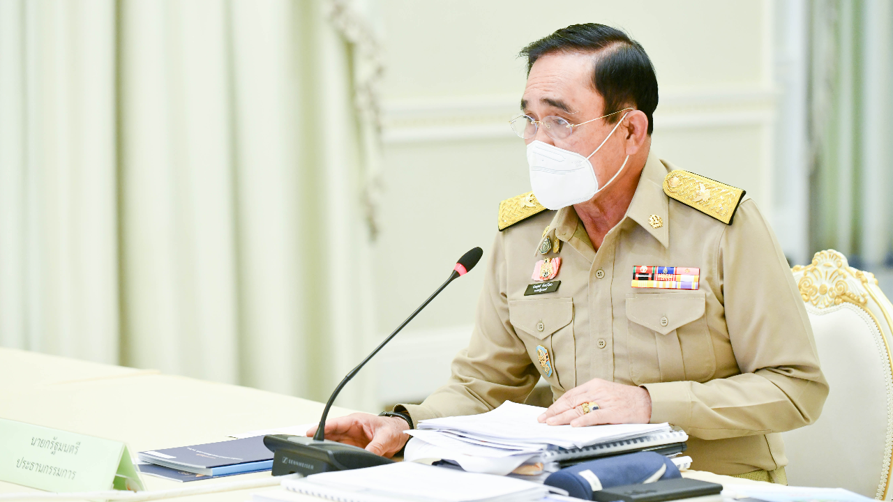 นายกฯ เตือน อย่าซื้อยารักษาโควิด-19 ในตลาดมืดกินเอง ขอ 608 รับเข็มกระตุ้น