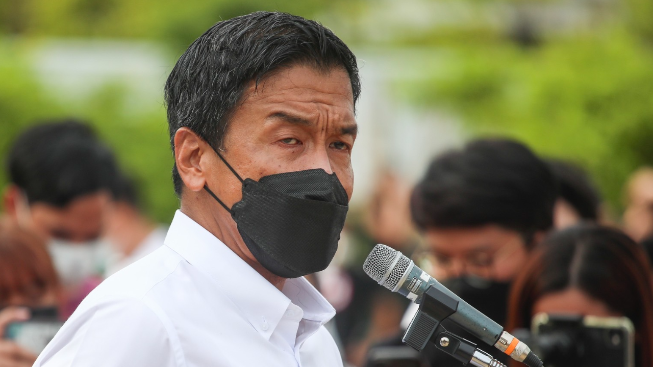 "ชัชชาติ" ยัน จัดหนังกลางแปลง กทม.ไม่ได้ใช้งบฯ ช่วยเศรษฐกิจเส้นเลือดฝอย