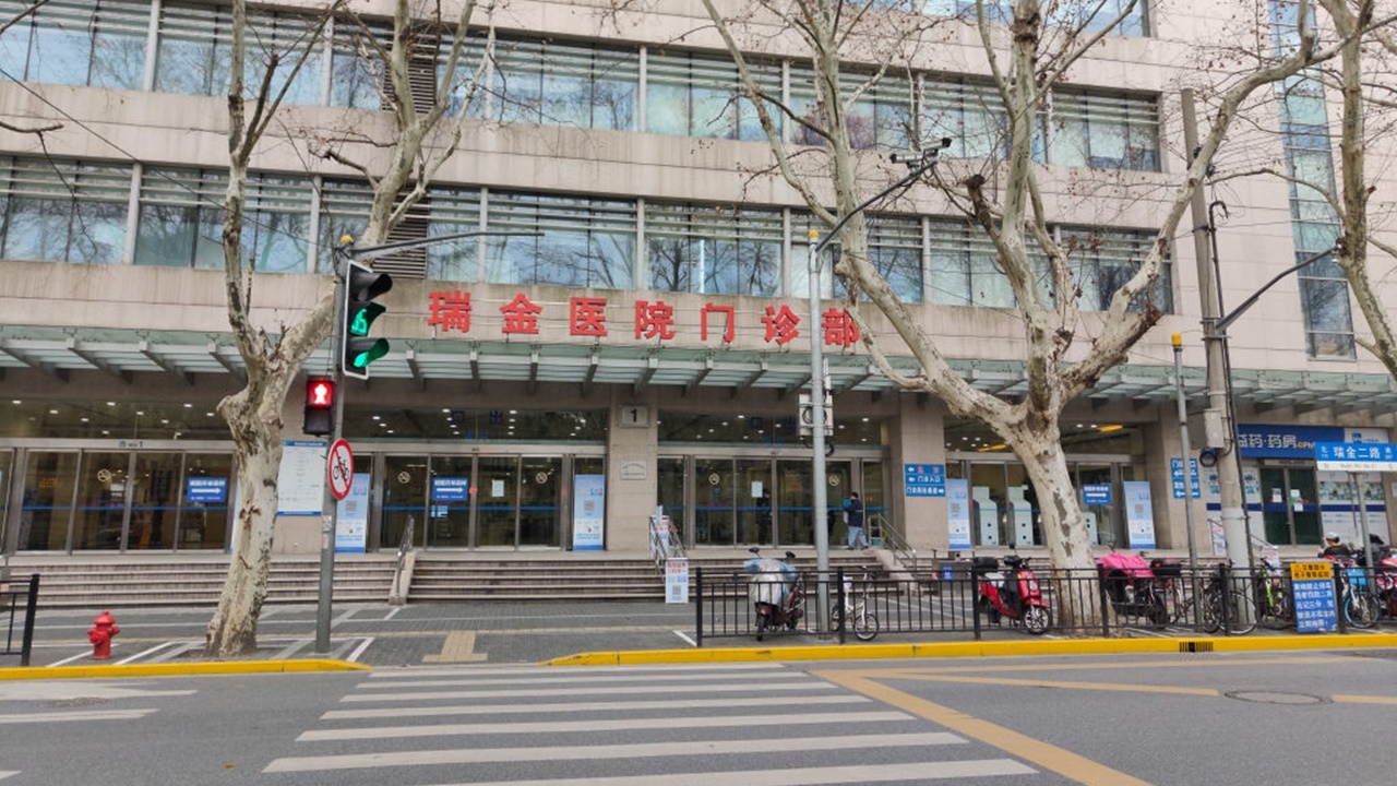 แตกตื่น มือมีดจับตัวประกันในโรงพยาบาลดังเซี่ยงไฮ้ แทงคนเจ็บ 4 ราย