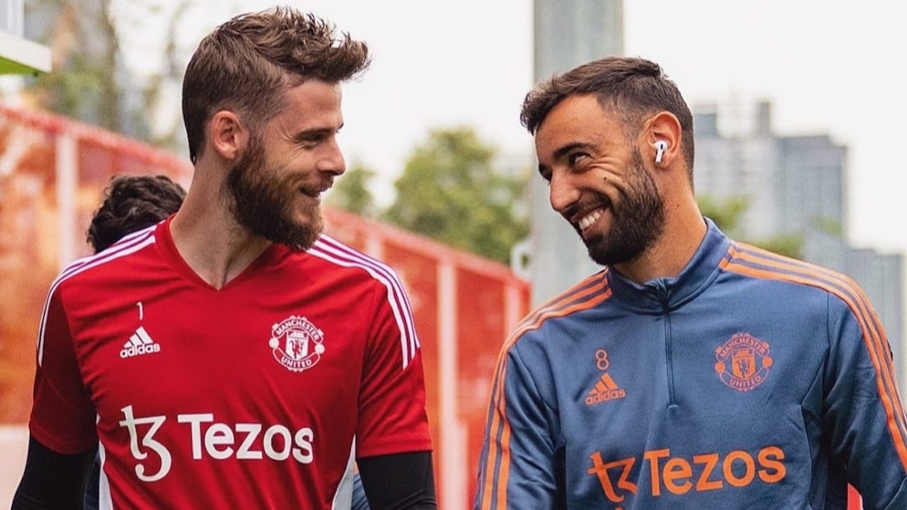 เคลื่อนไหวแล้ว 2 แข้งแมนยูฯ โพสต์ 4 คำ หลังเดินทางถึงไทย เตรียมบู๊แดงเดือด