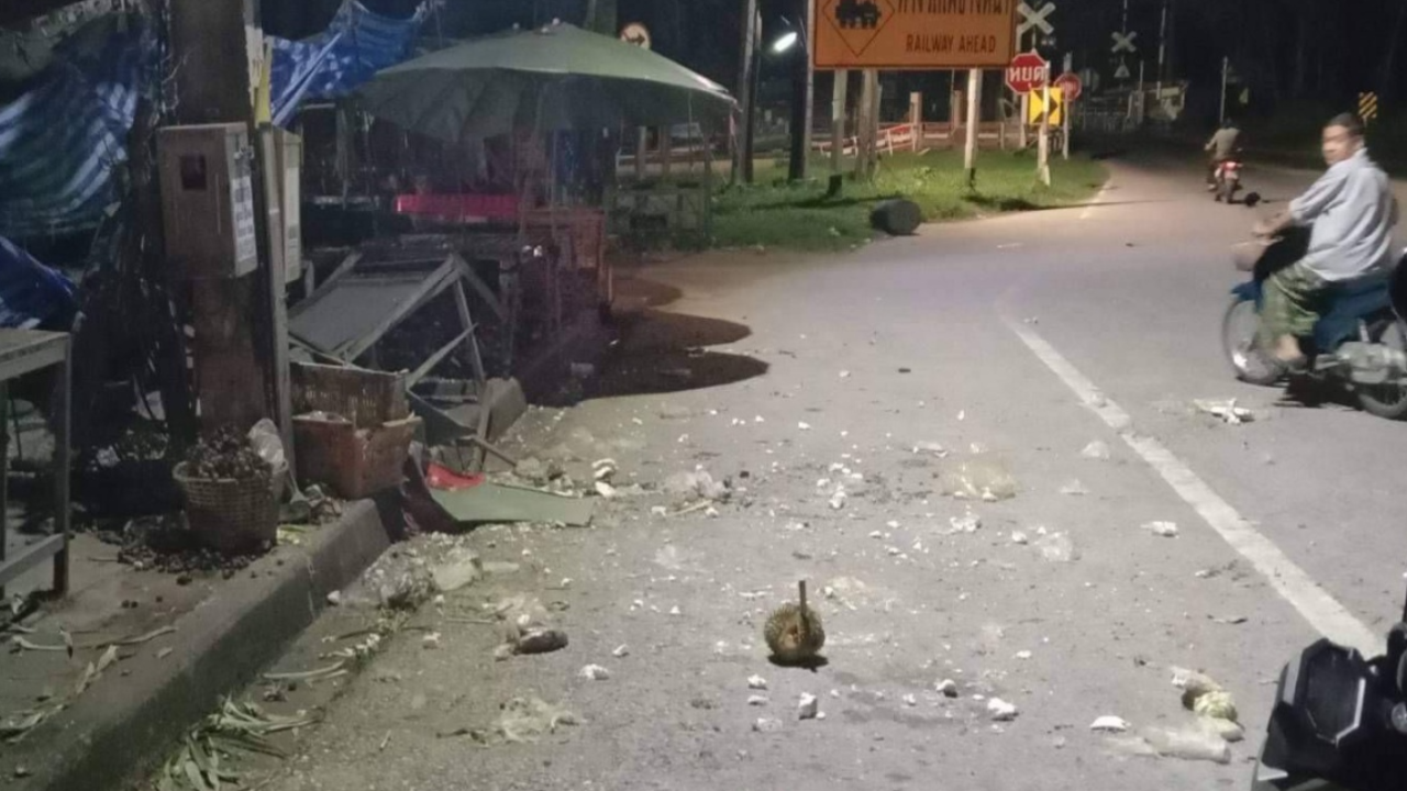 โจรใต้วางระเบิด ข้างสถานีรถไฟรามัน ใก้ลจุดที่เพิ่งโดน จนท.ยิงตาย 2 ศพ