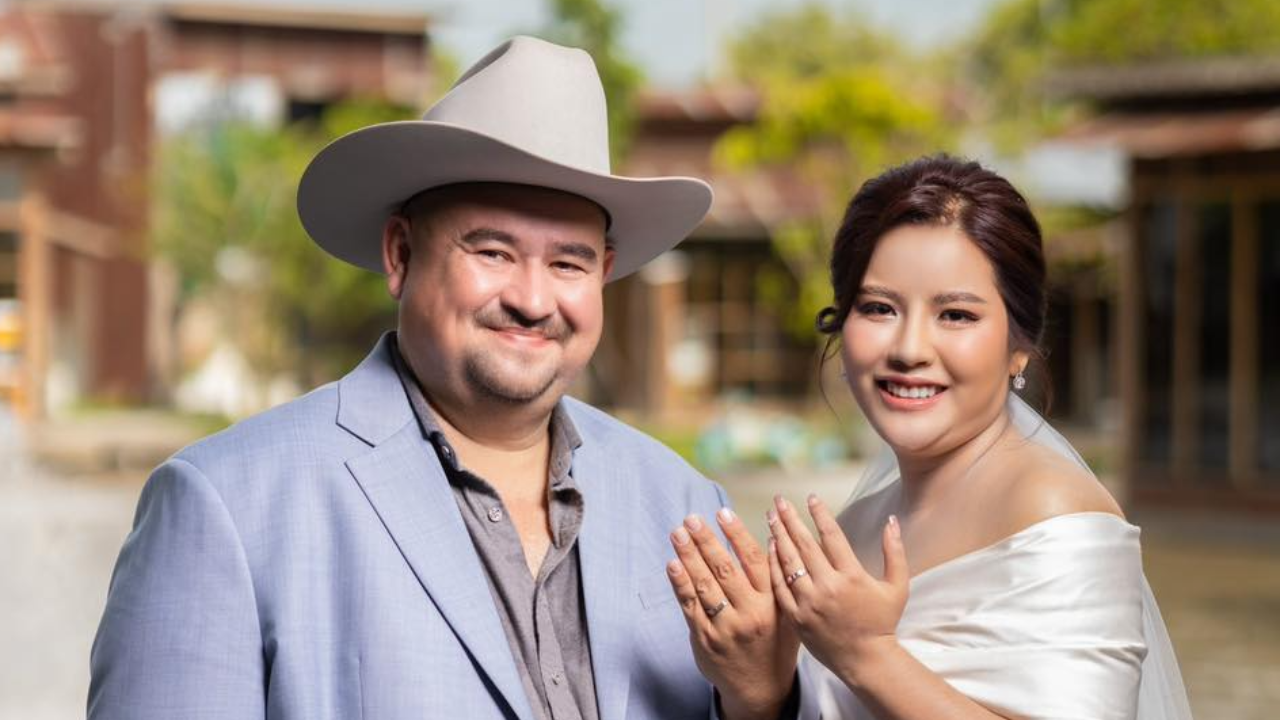 แฟนคลับร่วมยินดี "หม่อมถนัดแดก" ควงเจ้าสาวเข้าพิธีวิวาห์แล้ว