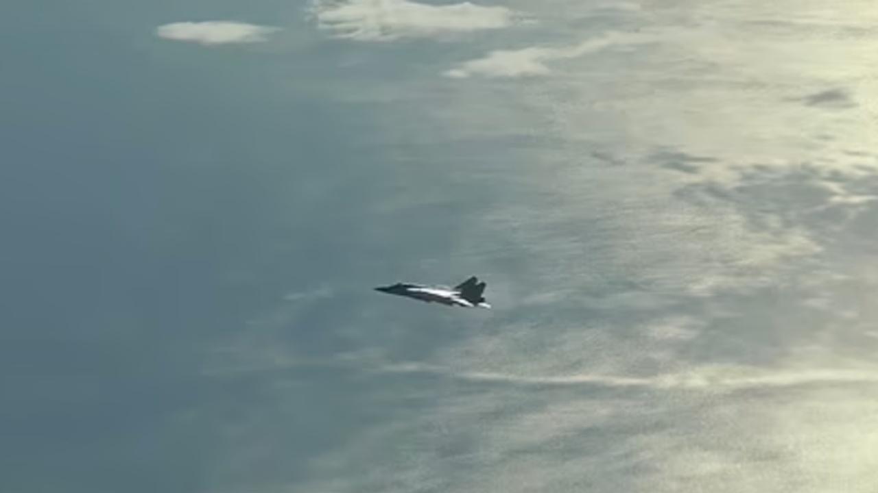 ปูติน ส่งเครื่องบินทิ้งระเบิดความเร็วเหนือเสียง 2 ลำ ขู่สวีเดน ฟินแลนด์ (คลิป)