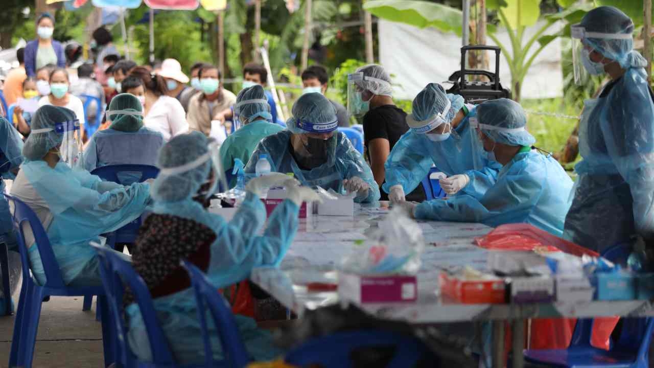 หมอนิธิพัฒน์ ดึงสติ จุดจบประชานิยมทางการแพทย์ รับมือโควิดไม่ได้ตามราคาคุย