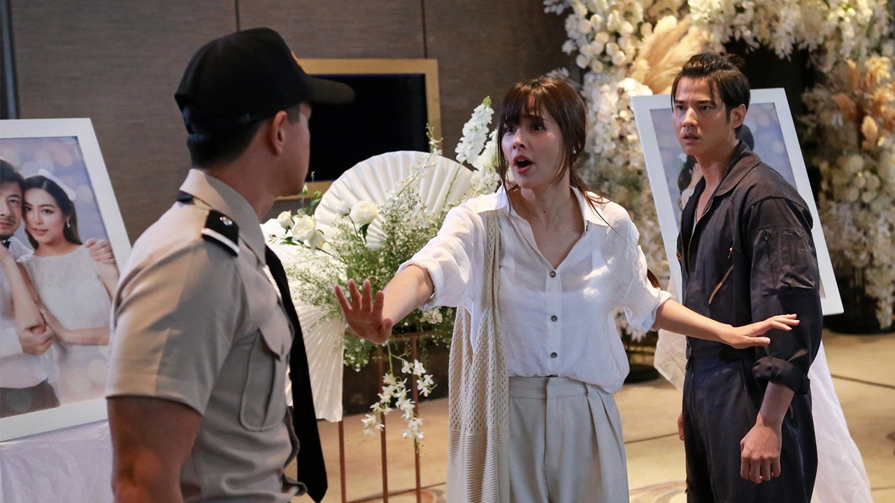 “มาริโอ้” อาละวาดหน้างานวิวาห์! “ญาญ่า” เข้าห้ามโดนฉีดแชมเปญใส่ ในละคร “คือเธอ”