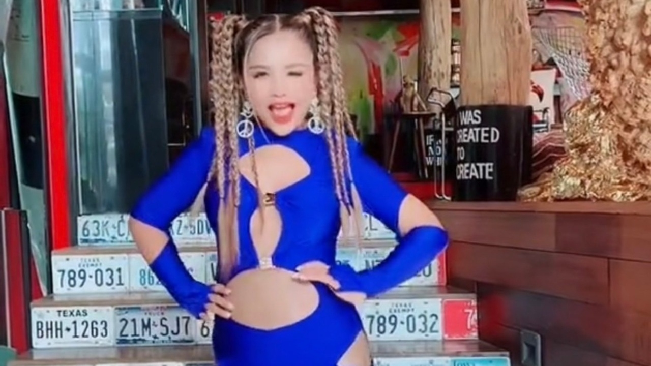 ตั๊กแตน ชลดา เต้นโยกอวดหุ่นสุดต๊าซ ทำเอาคนแห่โฟกัสในความแซ่บของชุด 