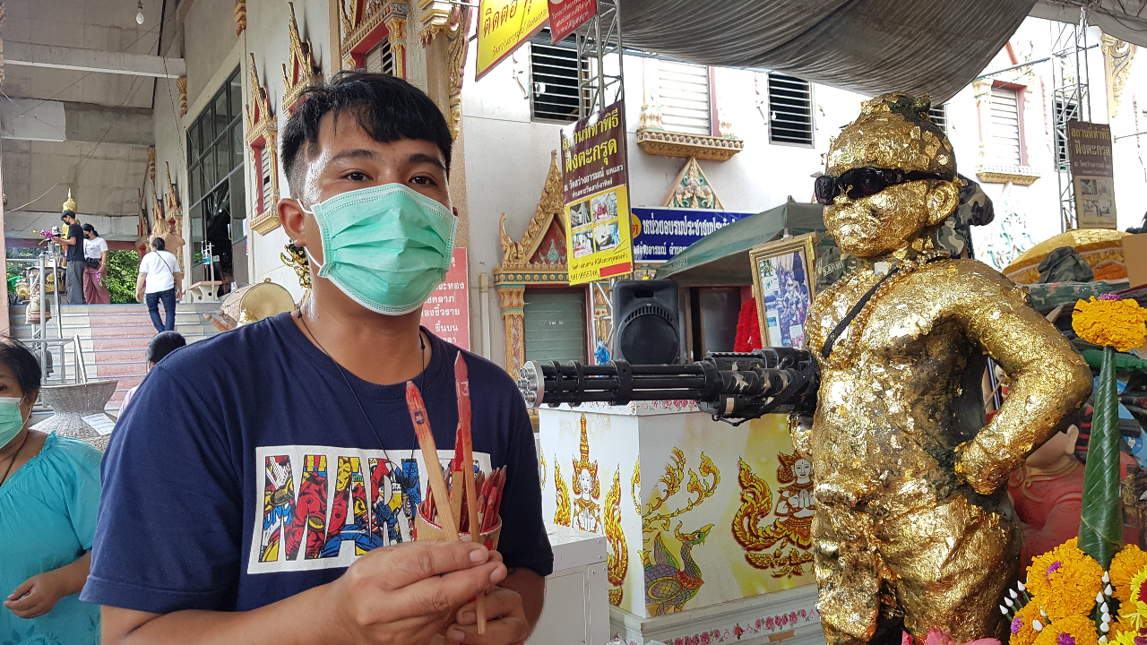 หนุ่มภูเก็ตขอโชค "กุมารจุกดำ" ไม่ผิดหวังได้ "เลขเด็ด" เซียมซีลุ้นโชค