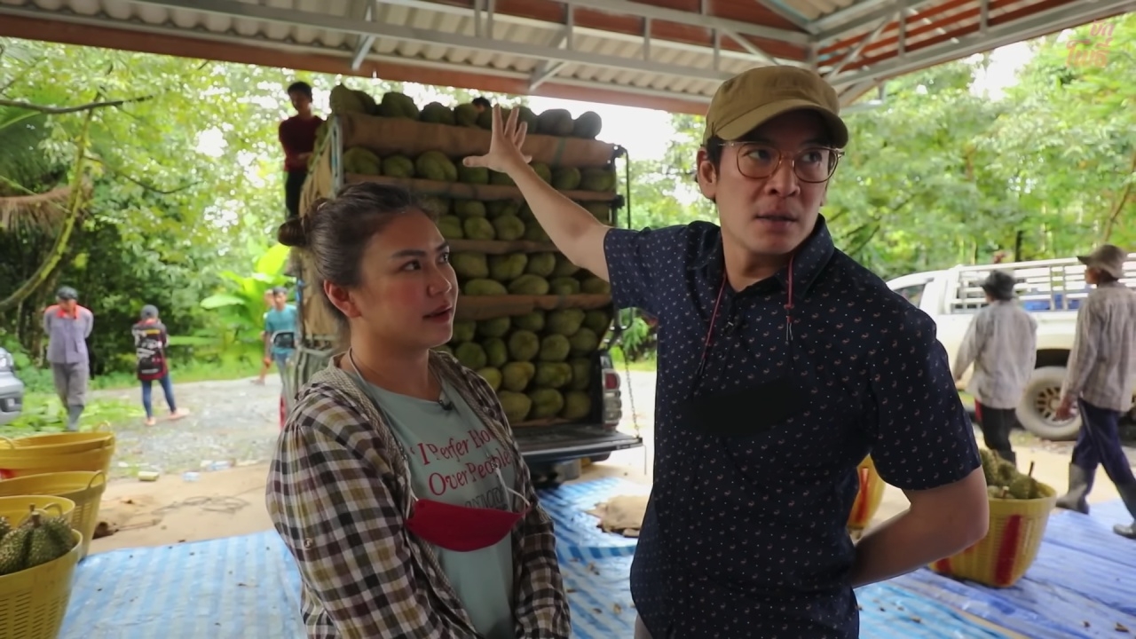 ชาคริต-แอน ตัดทุเรียนขายได้เงินคันละ 3 แสน ตัดเป็นตันคูณเลขไม่ถูก (คลิป)