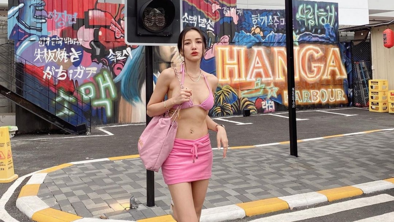 แพท ณปภา เที่ยวคาเฟ่สไตล์เกาหลีที่บางแสน ชุดแม่สีหวานแต่แซ่บมาก