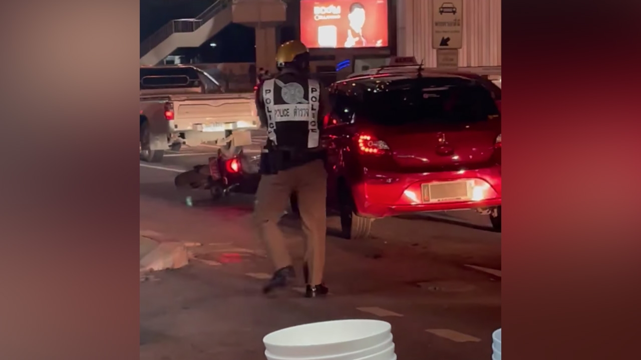 "ก๋วยเตี๋ยวก็ต้องขาย กระสุนก็ต้องหลบ" เจ้าของร้าน เล่านาทีตำรวจยิงสกัดเก๋งแดง