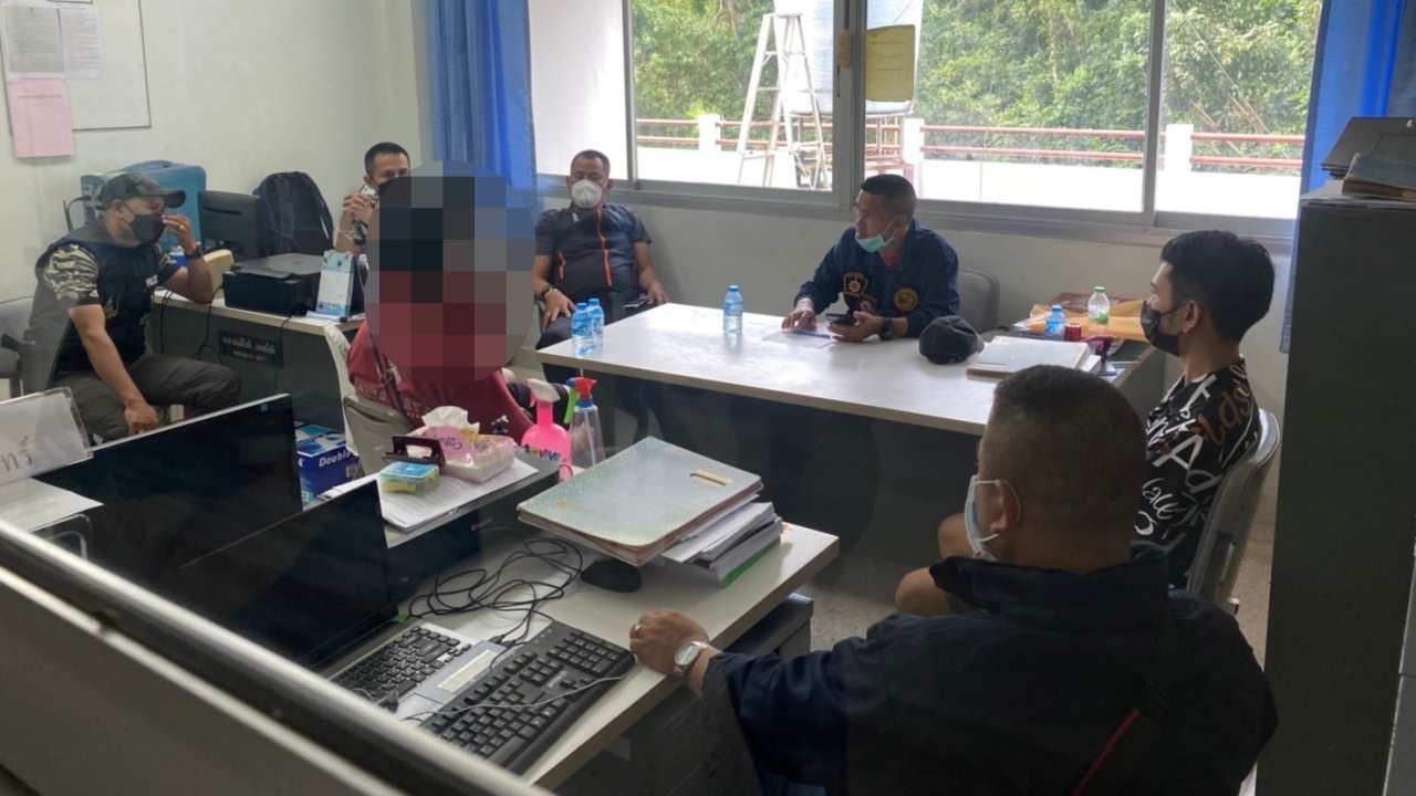 ตร.พัทลุง จับพี่ชายหนุ่มกู้ภัย เชื่อทำปืนลั่นใส่น้องตาย เจ้าตัวให้การปฏิเสธ