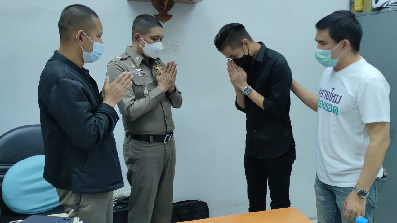 นายแบบหนุ่มรุดขอโทษตำรวจจราจร หลังพบ จนท.ไม่ได้ทำร้าย แต่เข้าใจผิดไปเอง