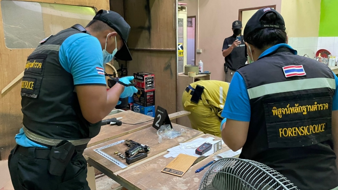 หนุ่ม 37 ติดต่อซื้อปืนกับคนรู้จัก ขณะลองปืน พลาดลั่นใส่เจ้าของปืนดับ