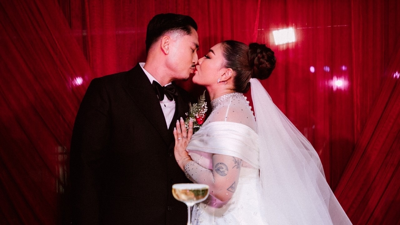 ดา เอ็นโดรฟิน จูงมือ เดนนิส ฉลองวิวาห์หวาน รอฟังข่าวดีเรื่องทายาท