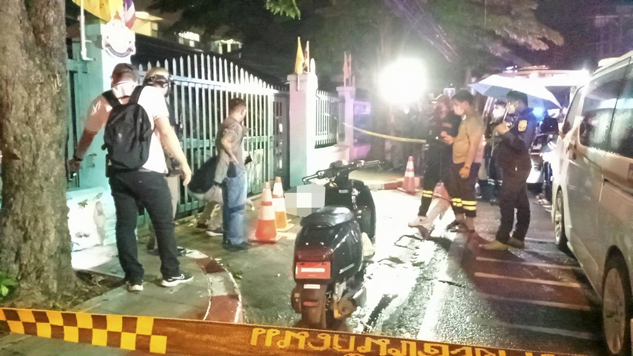 รัวดับช่างกลปทุมวัน ถล่มพรุน 8 นัด อริต่างสถาบัน พ่อจี้จับมือยิง