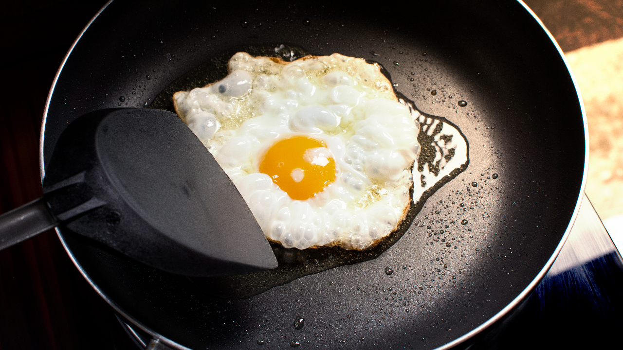 สุดงง "สั่งไข่ดาวไม่สุก" โดนแม่ค้าไล่ไปทอดเอง โอดหมดกำลังใจทำอาหาร