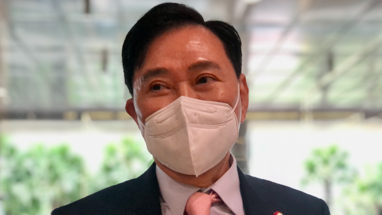 “ไชยยศ” ส.ส.ปชป. ยก รธน.เหนือมติพรรค ยัน ใช้เอกสิทธิ์ ส.ส.โหวต รมต.บางคน