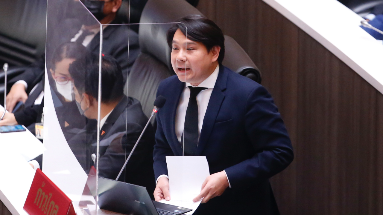 ก้าวไกล แฉ “ประยุทธ์” อาชญากรไซเบอร์ สั่งซื้อ 3 สปายแวร์ระดับโลกสอดแนมประชาชน (คลิป)